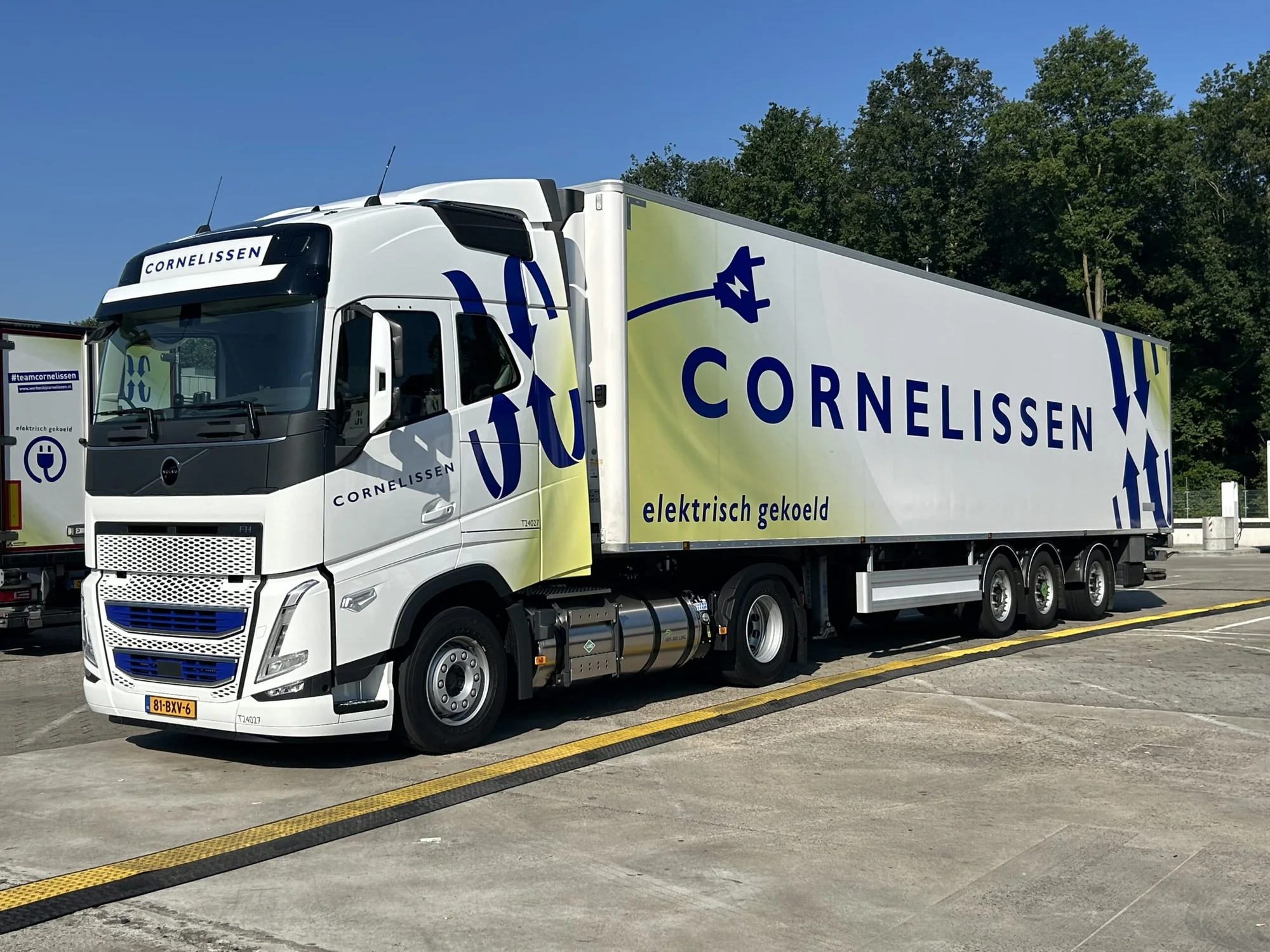 LNG-truck met koeltrailer van Cornelissen Transport